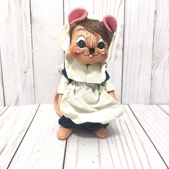 2005 ANNALEE Thanksgiving Mouse Girl Pilgrim Doll 7" Tall ***without basket - Picture 1 of 5